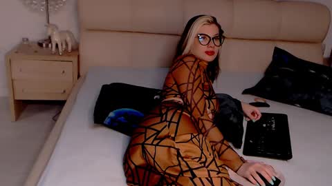 Fox online show from February 2025 10:19:02 PM