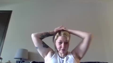 foxyfang online show from December 2025 05:09:01 PM