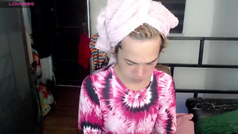 Snapshot of foxyinnocentstar chatting on February 2025 09:01:01 AM jenny online show from February 2025 09:01:01 AM