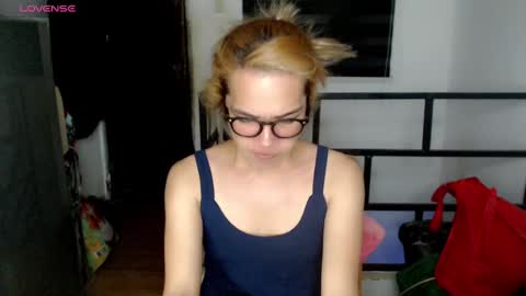 Snapshot of foxyinnocentstar chatting on March 2025 12:00:01 PM jenny online show from March 2025 12:00:01 PM