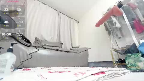 yiyi online show from February 2026 11:52:01 AM