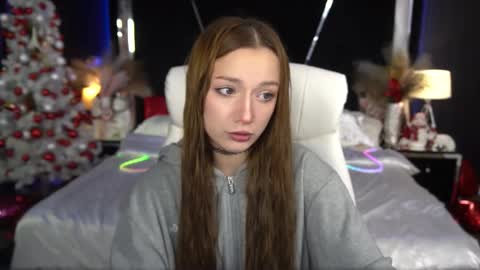 Maya online show from December 2025 09:09:01 PM