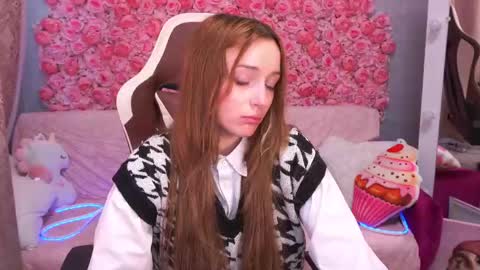 Snapshot of foxymayy chatting on May 2026 04:31:01 AM Maya online show from May 2026 04:31:01 AM