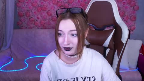 Snapshot of foxymayy chatting on June 2026 01:28:02 AM Maya online show from June 2026 01:28:02 AM