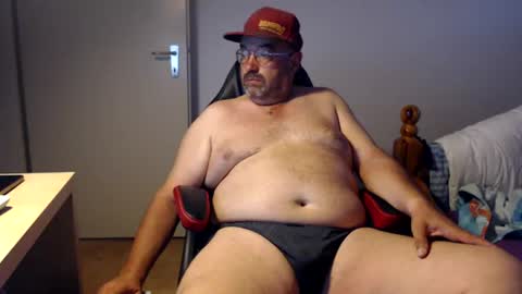 Snapshot of fraboys chatting on June 2026 06:41:01 AM Fraboys online show from June 2026 06:41:01 AM