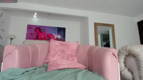 Snapshot of fraiderbrown chatting on January 2025 09:20:01 PM IM FRAIDER online show from January 2025 09:20:01 PM