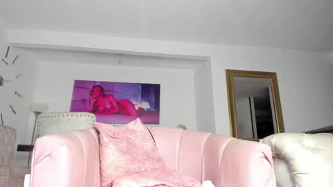 Snapshot of fraiderbrown chatting on February 2025 11:39:01 PM IM FRAIDER online show from February 2025 11:39:01 PM