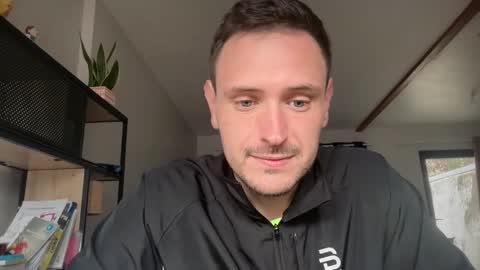 Snapshot of fraisetagada359 chatting on November 2025 11:12:02 AM fraisetagada359 online show from November 2025 11:12:02 AM