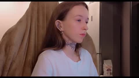 fran_bow online show from November 2025 06:32:01 PM