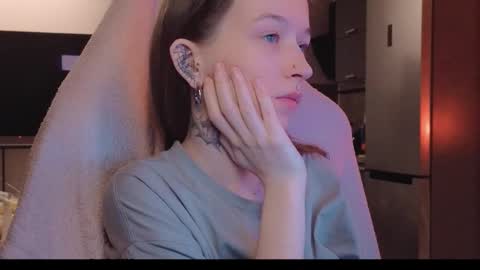 fran_bow online show from February 2026 04:16:02 PM