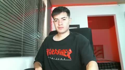 franccesco_699 online show from March 2025 04:17:01 PM