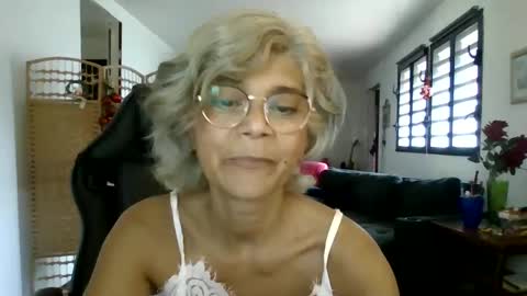 francelune online show from December 2024 08:33:02 AM