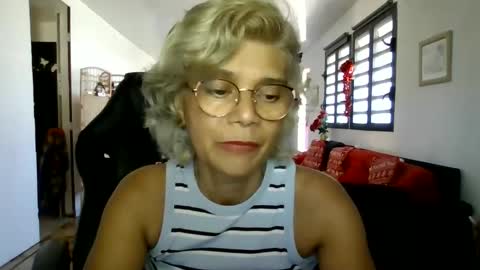 francelune online show from December 2024 11:04:01 AM