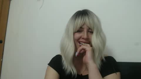 Snapshot of francescaasmith chatting on February 2025 02:51:02 AM Francesca online show from February 2025 02:51:02 AM