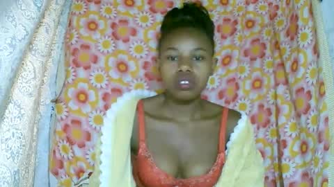 Snapshot of franciefrancie chatting on October 2025 04:23:02 AM francilla online show from October 2025 04:23:02 AM