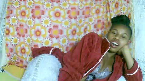 Snapshot of franciefrancie chatting on October 2025 10:59:02 PM francilla online show from October 2025 10:59:02 PM