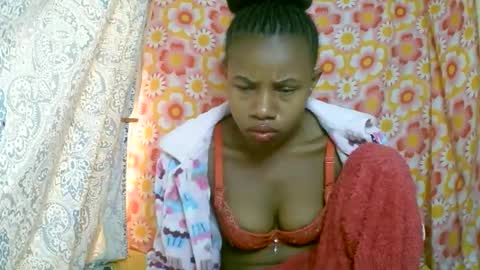 Snapshot of franciefrancie chatting on October 2025 04:27:01 AM francilla online show from October 2025 04:27:01 AM