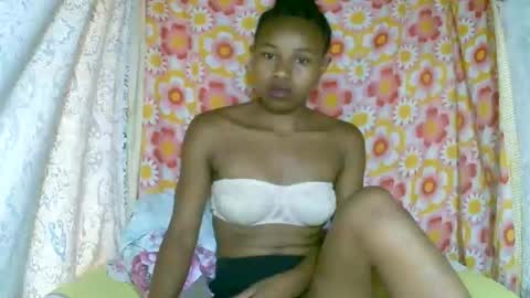 Snapshot of franciefrancie chatting on November 2025 06:02:01 AM francilla online show from November 2025 06:02:01 AM