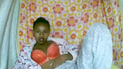 Snapshot of franciefrancie chatting on November 2025 10:33:02 PM francilla online show from November 2025 10:33:02 PM