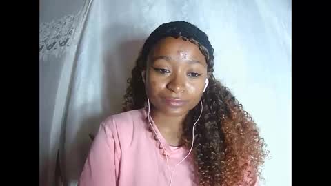 Snapshot of francine925426 chatting on November 2025 10:18:01 AM francine925426 online show from November 2025 10:18:01 AM