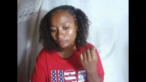 Snapshot of francine925426 chatting on December 2025 09:47:01 AM francine925426 online show from December 2025 09:47:01 AM