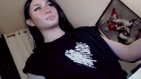 Snapshot of francine_moore chatting on December 2024 09:54:02 AM Francine online show from December 2024 09:54:02 AM