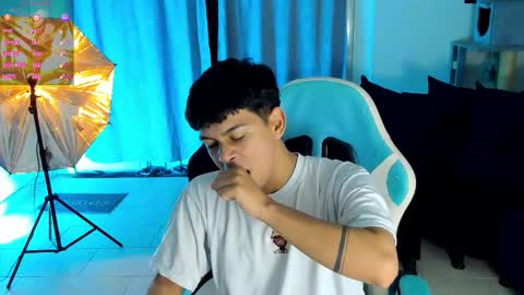 Snapshot of franco_rizzo01 chatting on November 2025 05:28:02 AM frank online show from November 2025 05:28:02 AM