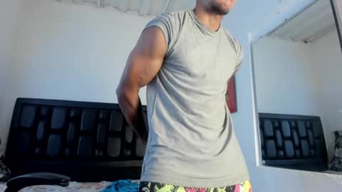 Snapshot of franco_ruiz_ chatting on December 2024 05:03:01 PM franco online show from December 2024 05:03:01 PM