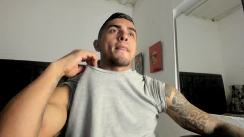 Snapshot of franco_ruiz_ chatting on December 2024 01:13:02 AM franco online show from December 2024 01:13:02 AM