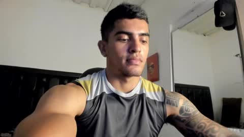 Snapshot of franco_ruiz_ chatting on February 2025 01:44:02 AM franco online show from February 2025 01:44:02 AM