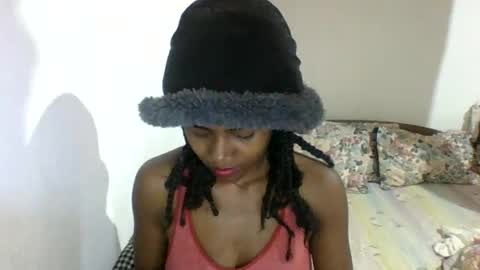 Snapshot of francoisee chatting on April 2026 06:49:01 AM Hamie Sexy online show from April 2026 06:49:01 AM