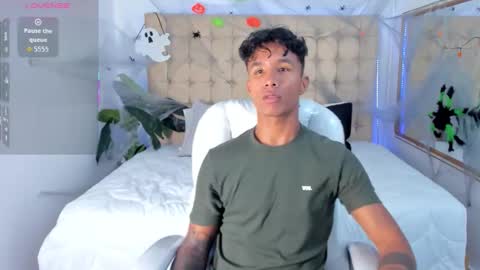 frank98_ online show from October 2025 09:59:02 PM