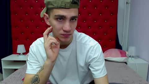 Frank online show from October 2025 05:09:02 AM