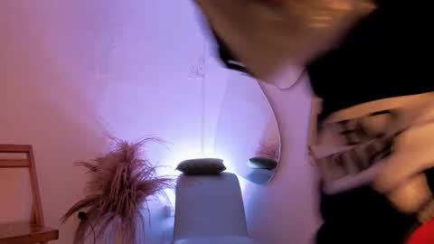 Fransheska online show from March 2026 11:59:02 AM