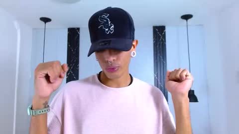 Snapshot of franvill_trato chatting on October 2025 08:10:01 PM Franvill trato online show from October 2025 08:10:01 PM