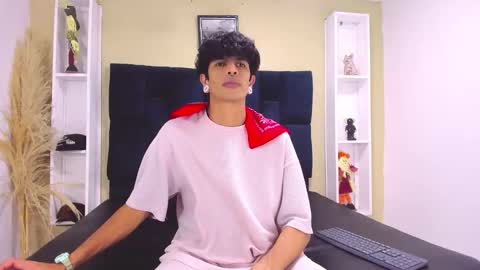 Snapshot of franvill_trato chatting on December 2025 08:04:02 PM Franvill trato online show from December 2025 08:04:02 PM