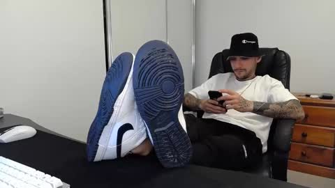 Snapshot of fraser_guilen chatting on February 2025 12:59:01 PM Fraser online show from February 2025 12:59:01 PM