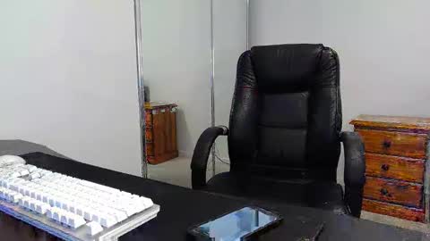 Snapshot of fraser_guilen chatting on February 2025 11:52:01 PM Fraser online show from February 2025 11:52:01 PM