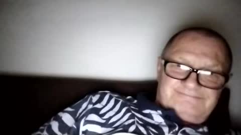 Snapshot of frauenfeind1 chatting on September 2025 12:27:02 PM Wolfi online show from September 2025 12:27:02 PM