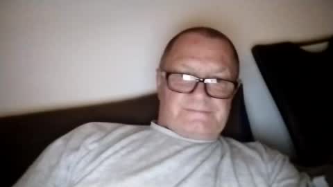 Snapshot of frauenfeind1 chatting on September 2025 06:26:01 AM Wolfi online show from September 2025 06:26:01 AM