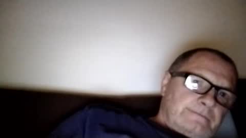 Snapshot of frauenfeind1 chatting on October 2025 06:25:02 AM Wolfi online show from October 2025 06:25:02 AM