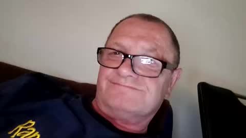 Snapshot of frauenfeind1 chatting on October 2025 12:05:02 PM Wolfi online show from October 2025 12:05:02 PM