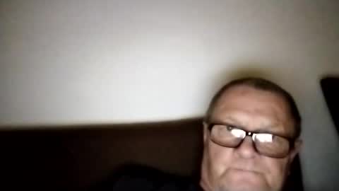 Snapshot of frauenfeind1 chatting on October 2025 02:12:01 PM Wolfi online show from October 2025 02:12:01 PM