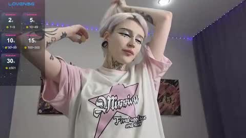 Snapshot of fraulein_mooon chatting on December 2024 08:22:01 AM Asya UwU online show from December 2024 08:22:01 AM