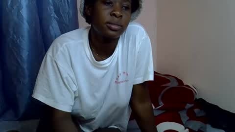 kiki online show from November 2025 07:27:02 PM