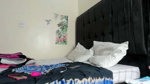 Snapshot of freaky_bad_girl chatting on February 2025 09:10:02 AM Sandra online show from February 2025 09:10:02 AM