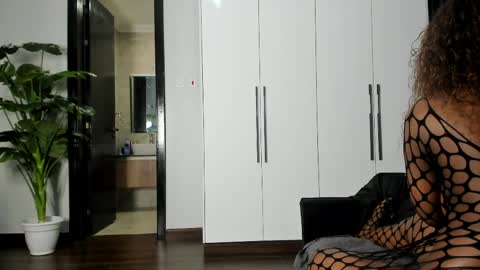 Sandra online show from April 2026 01:19:02 AM