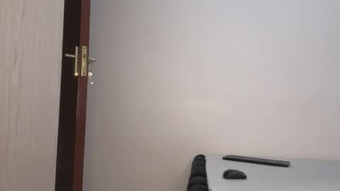 Kandy online show from November 2025 07:25:01 PM