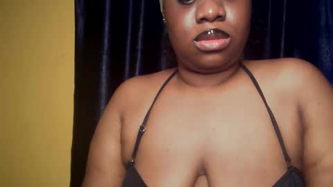 Snapshot of freaky_slut5 chatting on May 2026 04:31:01 AM freaky slut5 online show from May 2026 04:31:01 AM