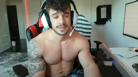 Snapshot of freakyfitking chatting on December 2024 05:07:02 PM freakyfitking online show from December 2024 05:07:02 PM